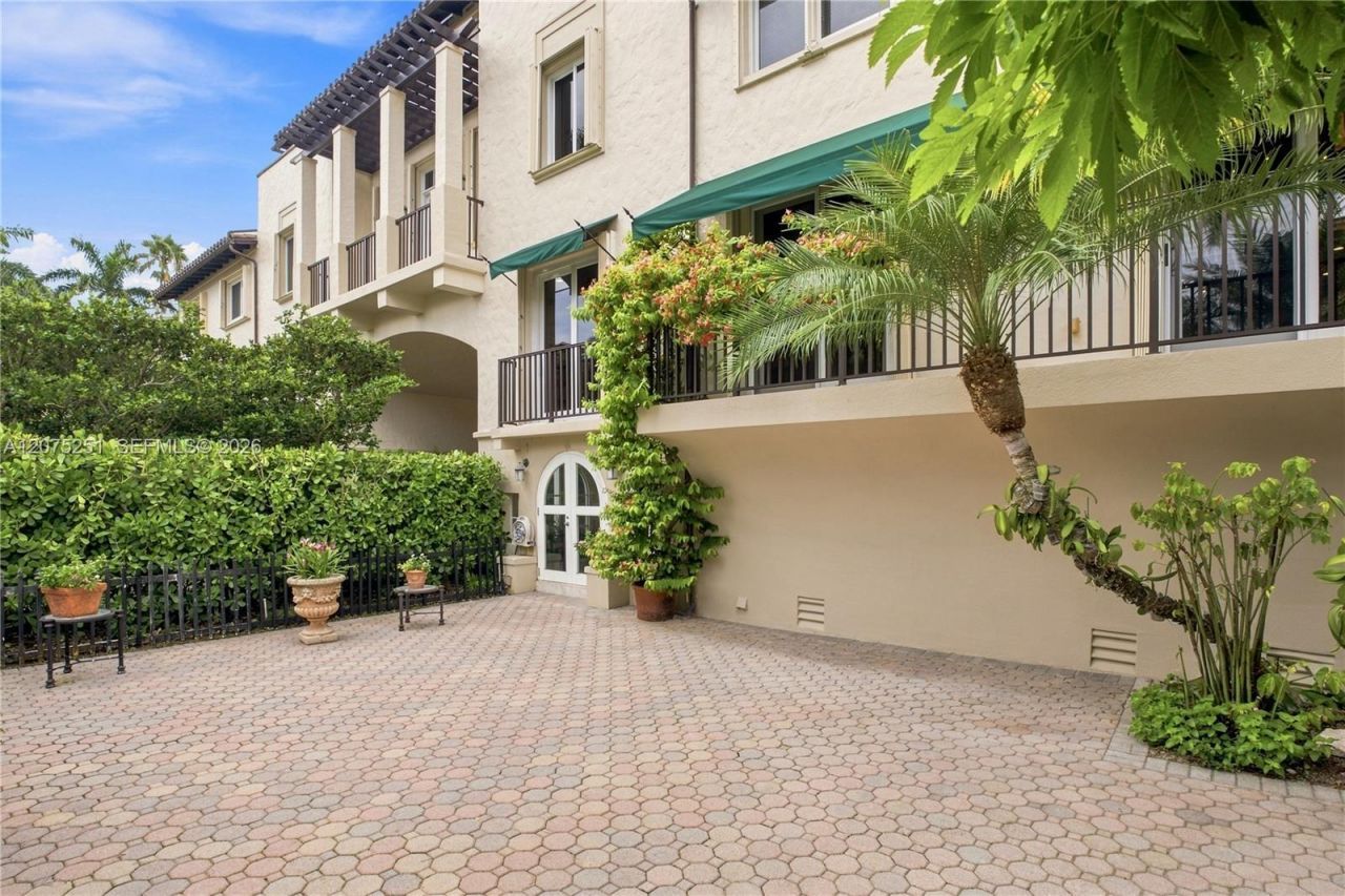 13626 Deering Bay Dr , Coral Gables, FL 33158 Photo