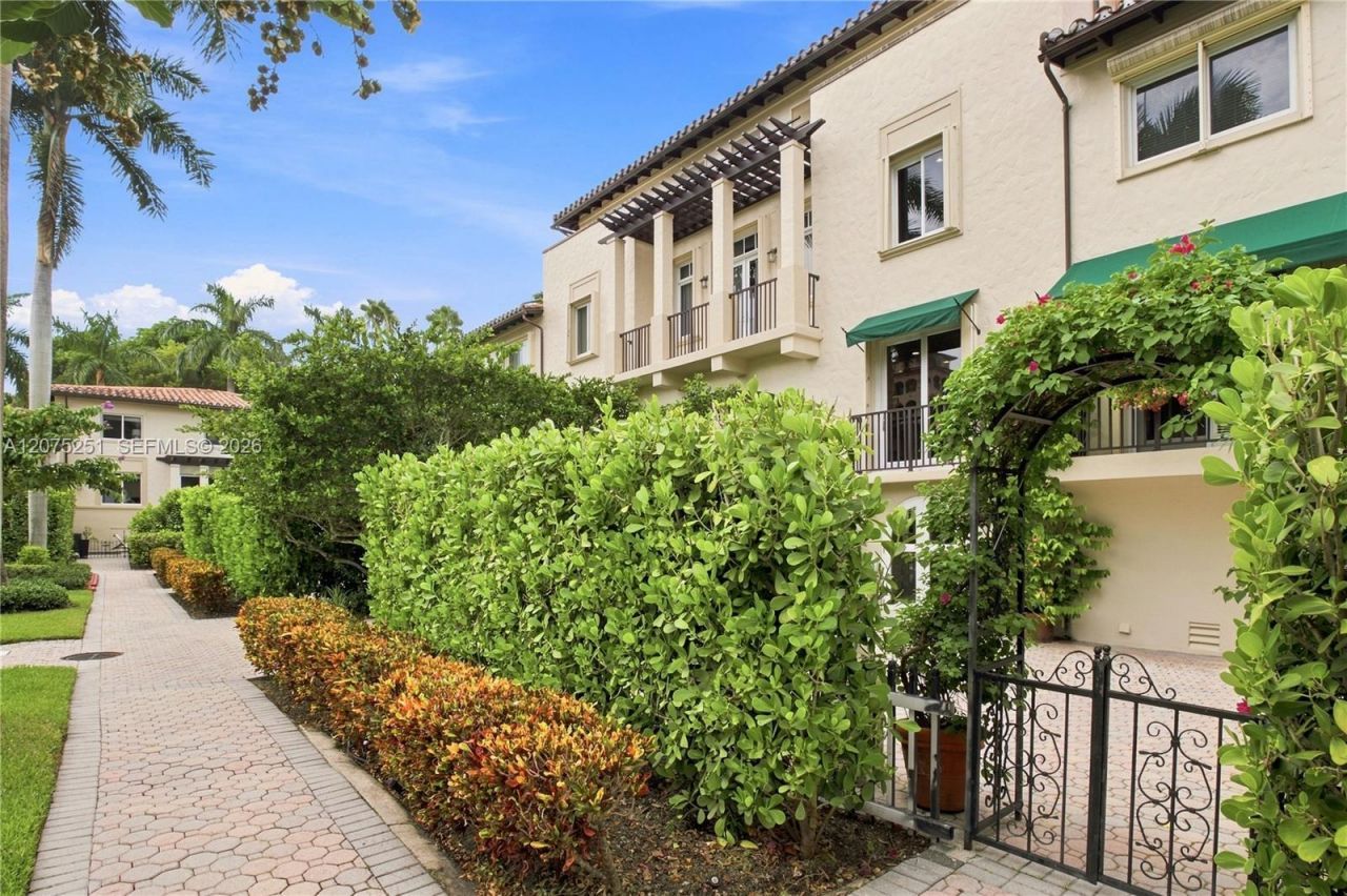 13626 Deering Bay Dr , Coral Gables, FL 33158 Photo