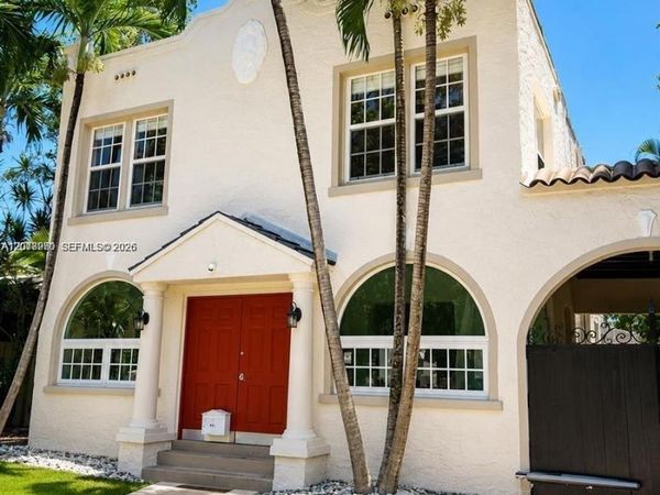 22 NE 44th St , Miami, FL 33137