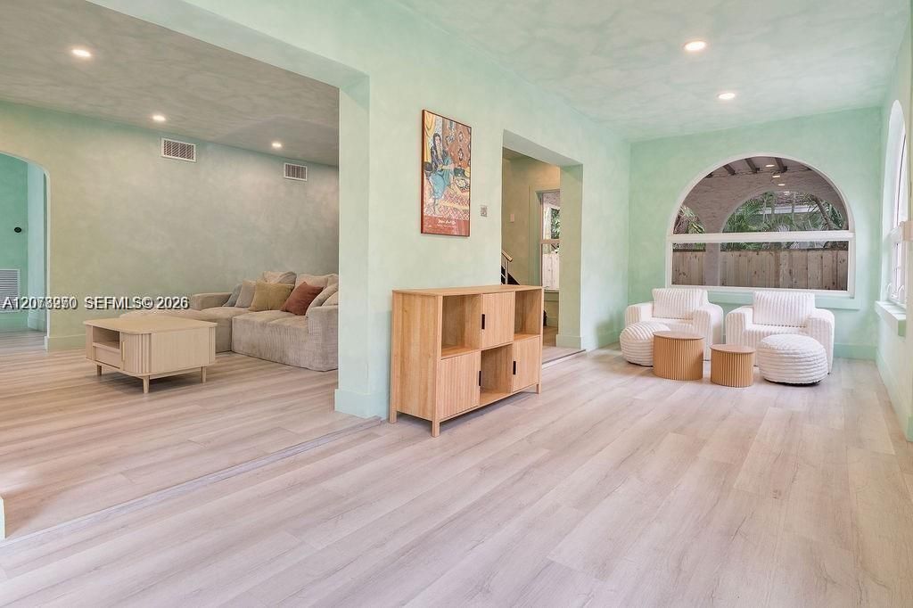 22 NE 44th St, Miami, FL 33137 Photo