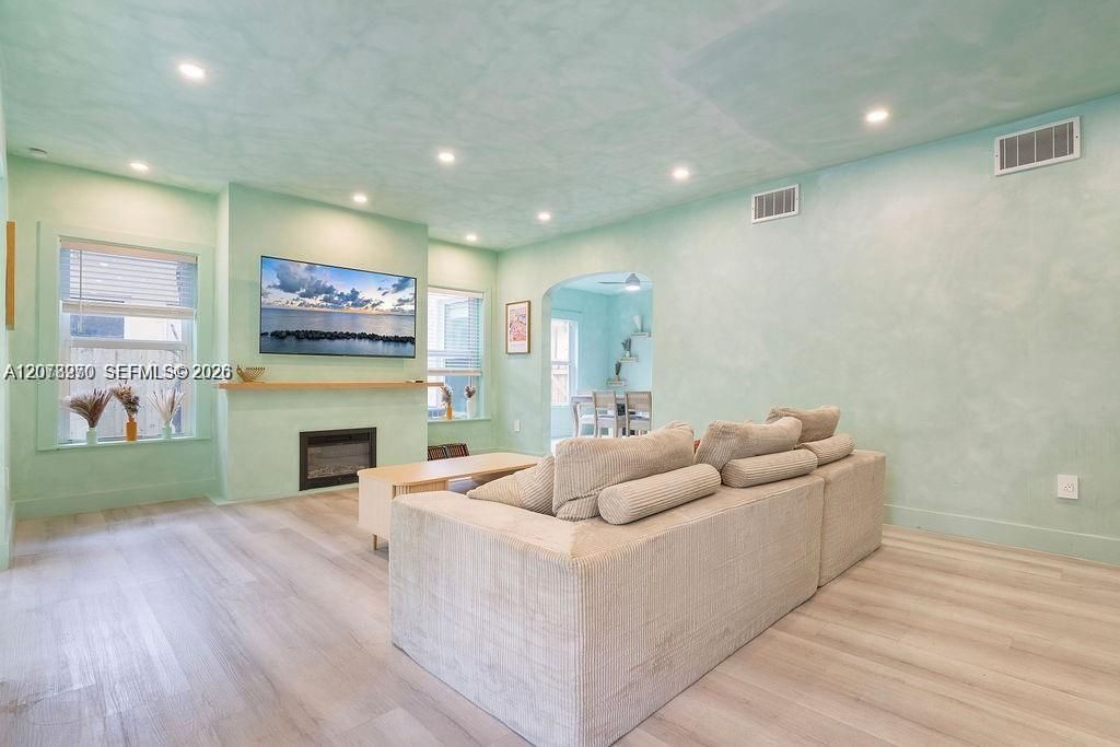 22 NE 44th St, Miami, FL 33137 Photo