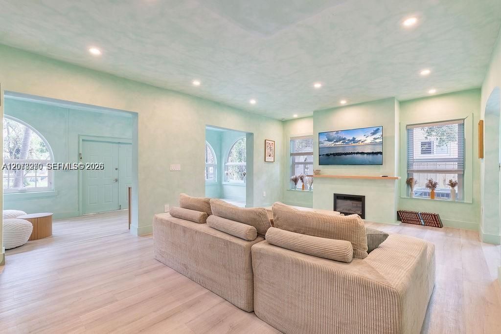 22 NE 44th St, Miami, FL 33137 Photo