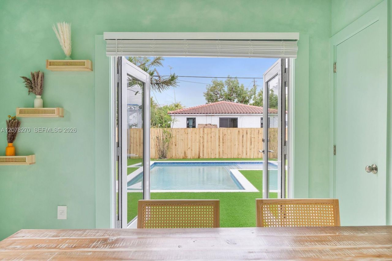 22 NE 44th St, Miami, FL 33137 Photo