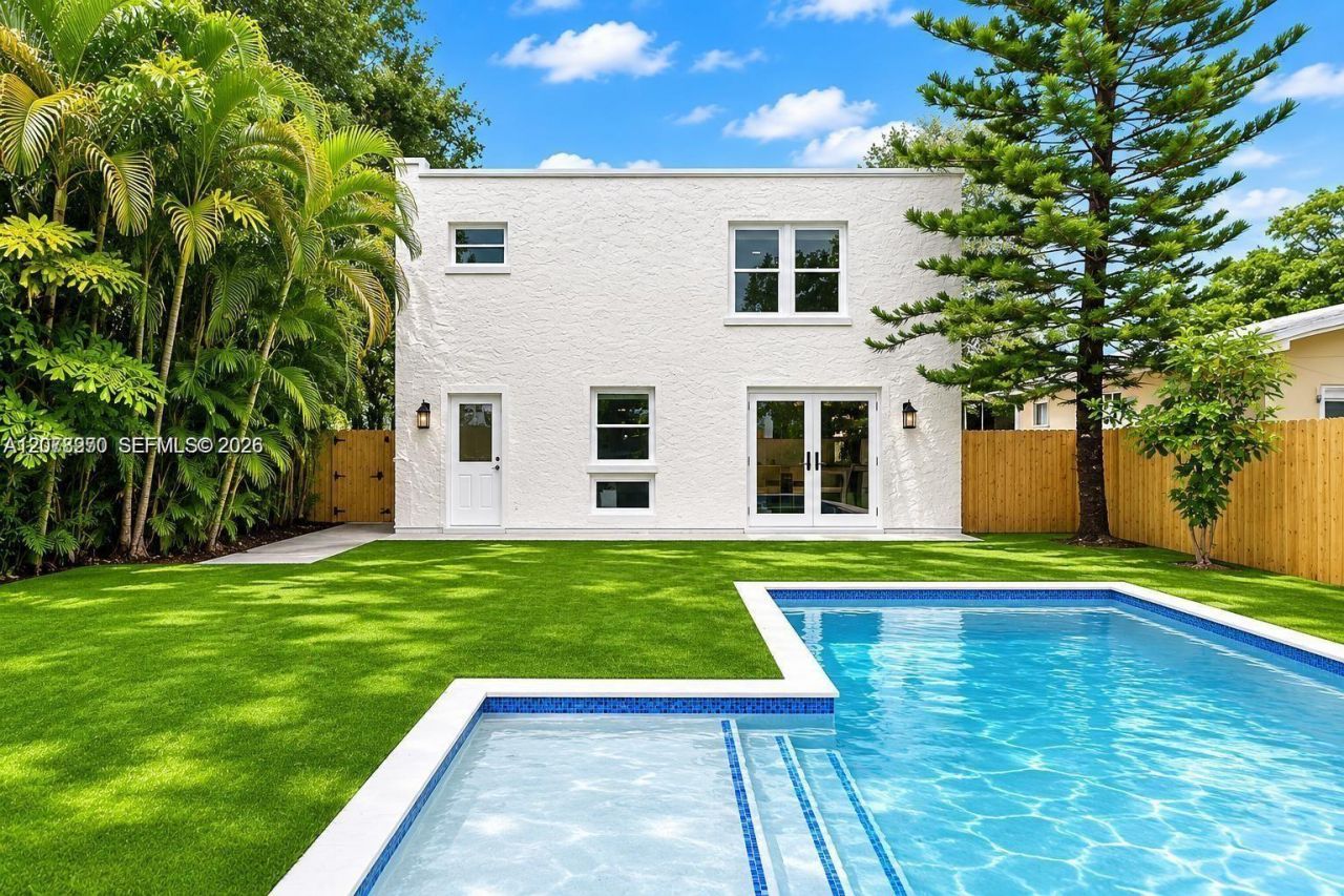 22 NE 44th St, Miami, FL 33137 Photo