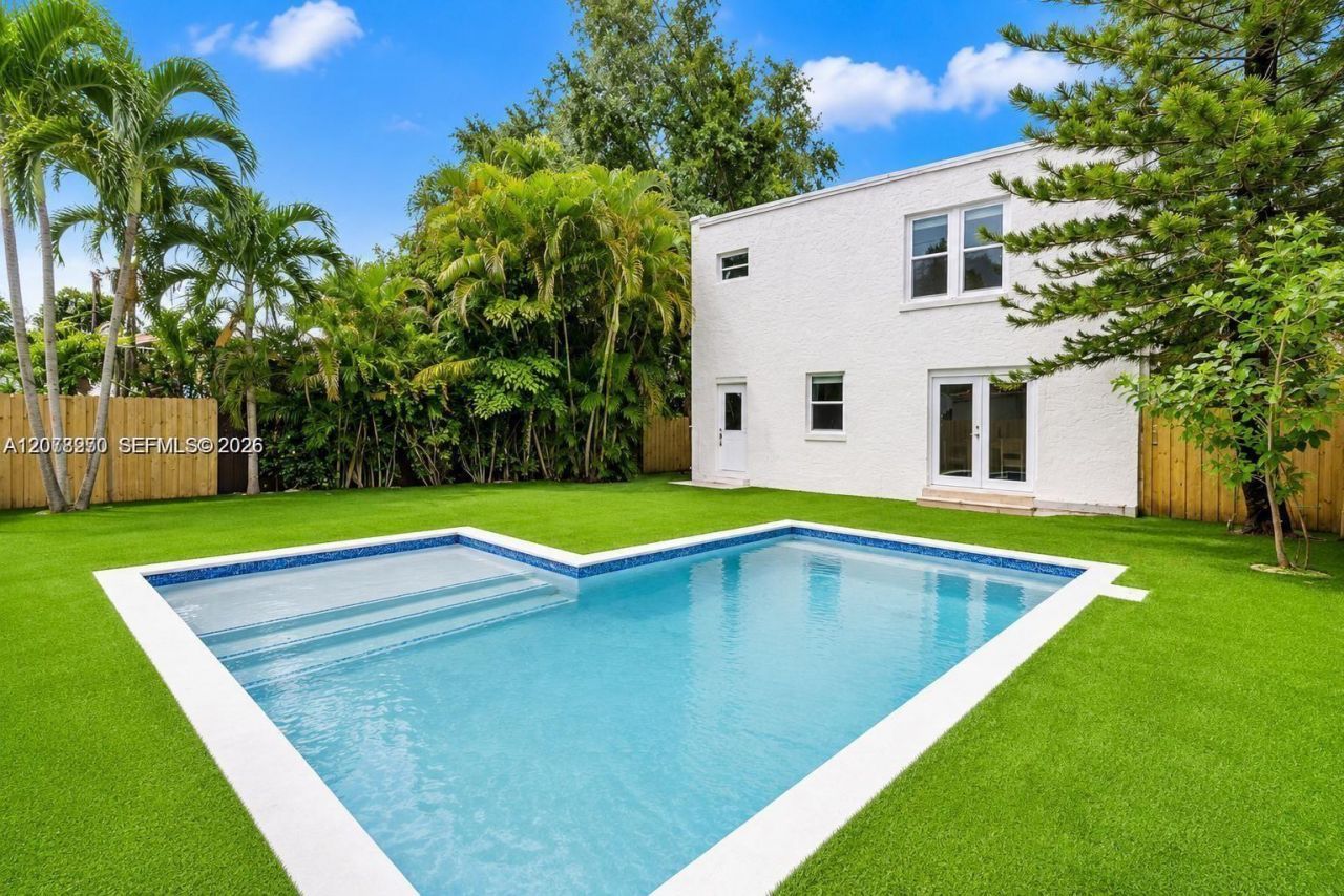 22 NE 44th St, Miami, FL 33137 Photo