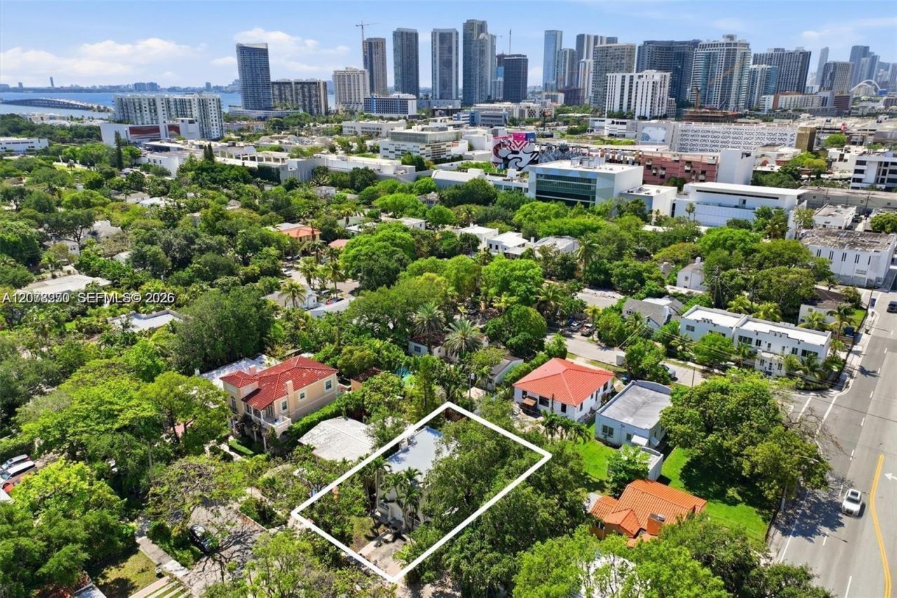 22 NE 44th St, Miami, FL 33137 Photo