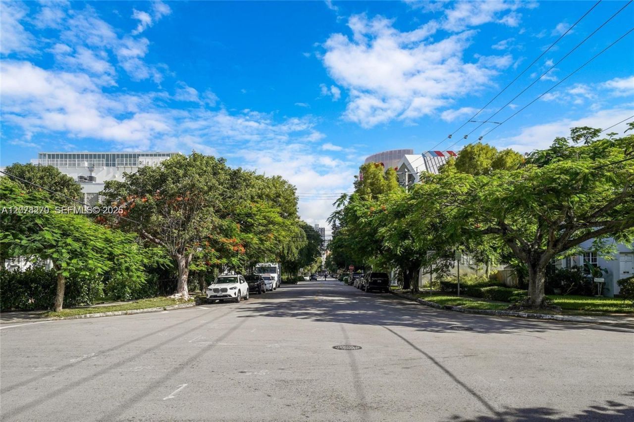 22 NE 44th St, Miami, FL 33137 Photo