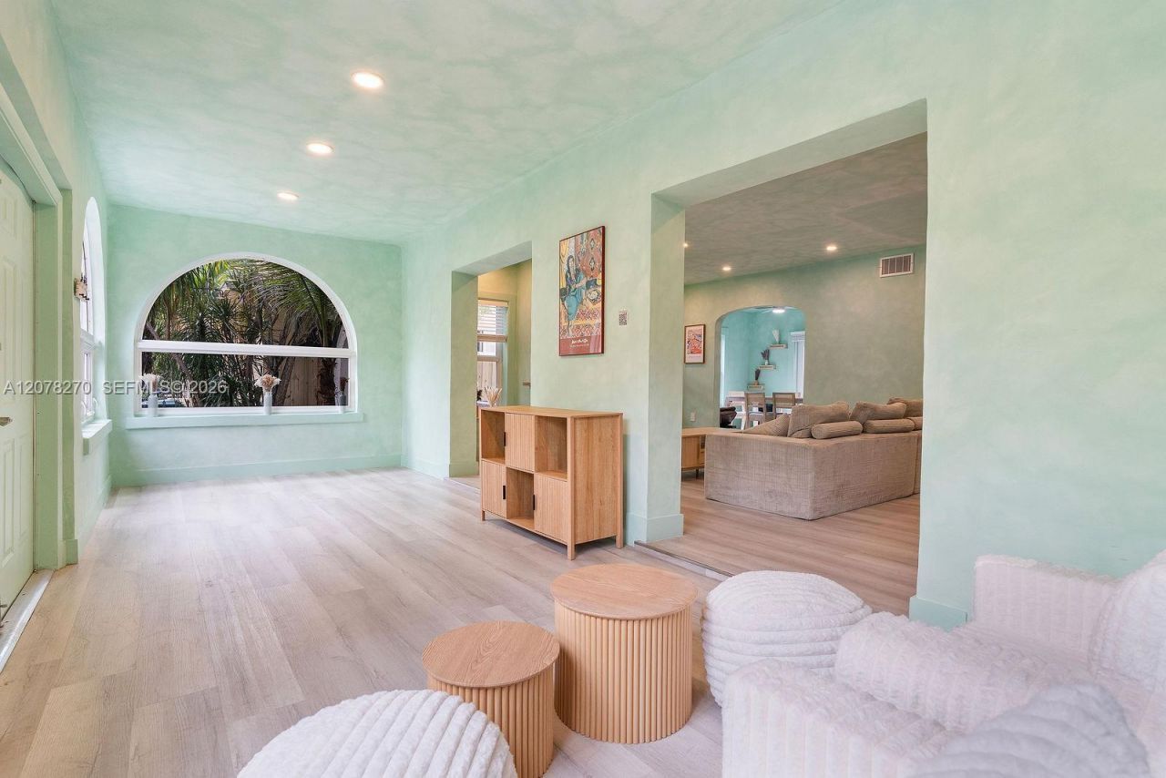 22 NE 44th St, Miami, FL 33137 Photo