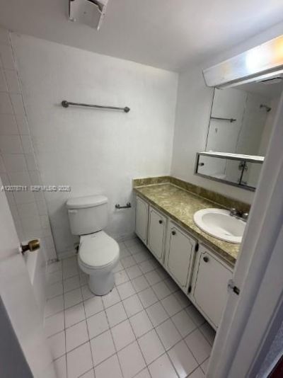 1305 W 46th St , Unit 221, Hialeah, FL 33012 Photo