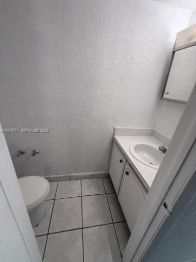 1305 W 46th St , Unit 221, Hialeah, FL 33012 Photo