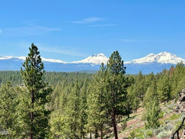 17127 Mountain View Road, Sisters, OR 97759