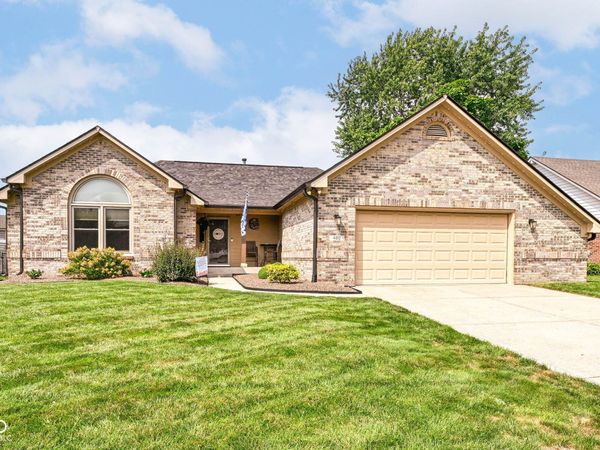 460 Hall Drive, Greenwood, IN 46142