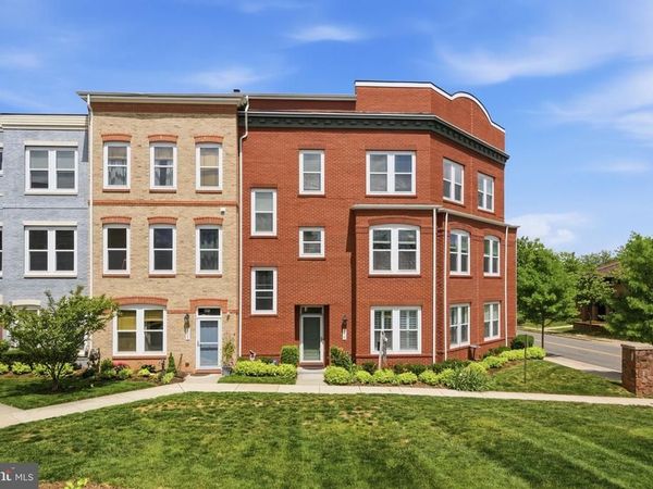 8922 CENTER STREET, MANASSAS, VA 20110