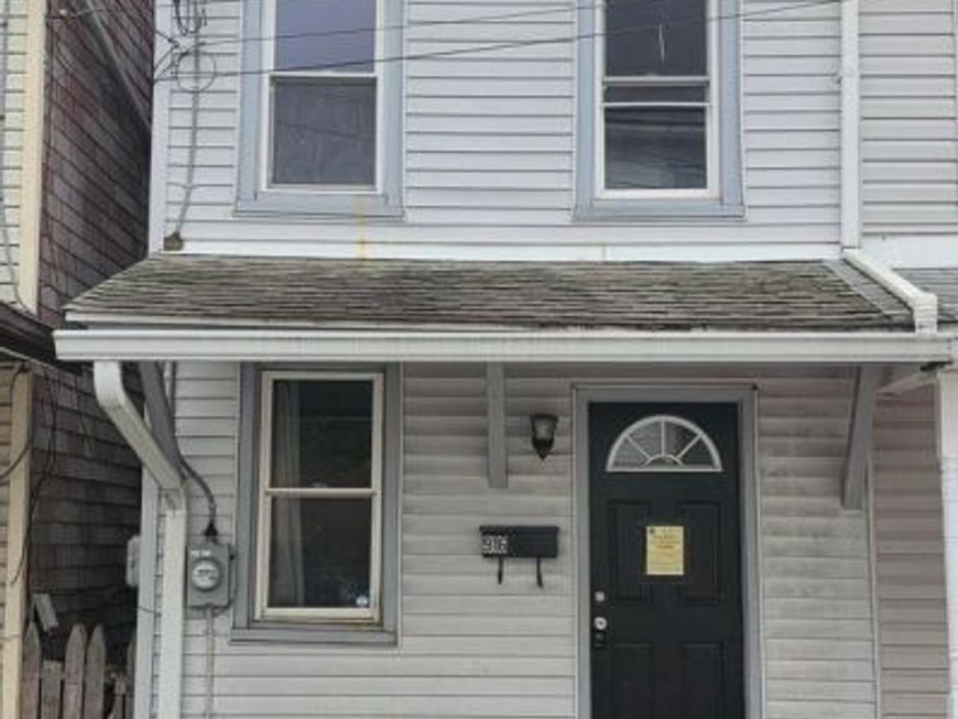 916 Elizabeth Street , Lebanon, PA 17042 Main Photo