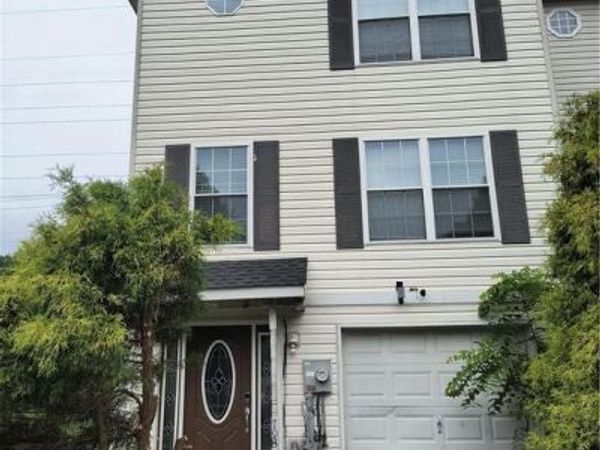 708 BACH COURT , BETHLEHEM, PA 18017