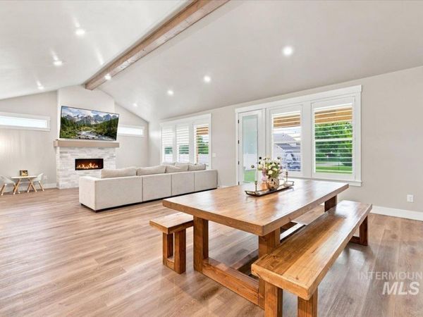 306 S Quincannon Ln, Star, ID 83669