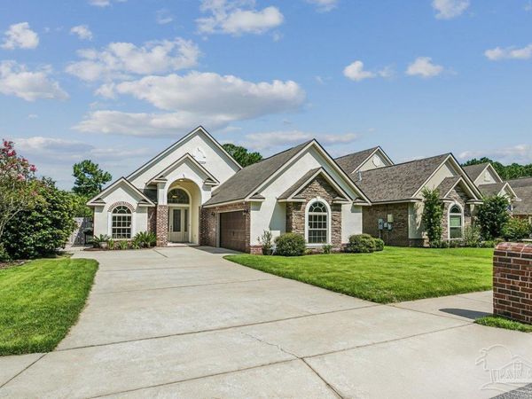 5347 Woodlake Tr, Gulf Breeze, FL 32563