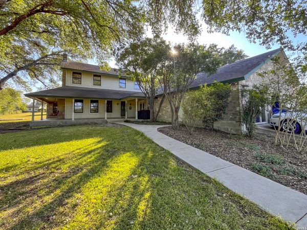 610 Hospital, Floresville, TX 78114