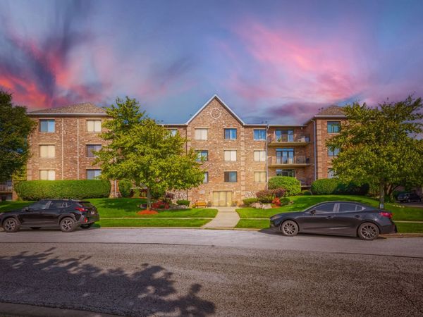 11035 Deblin Lane , Unit 305, Oak Lawn, IL 60453