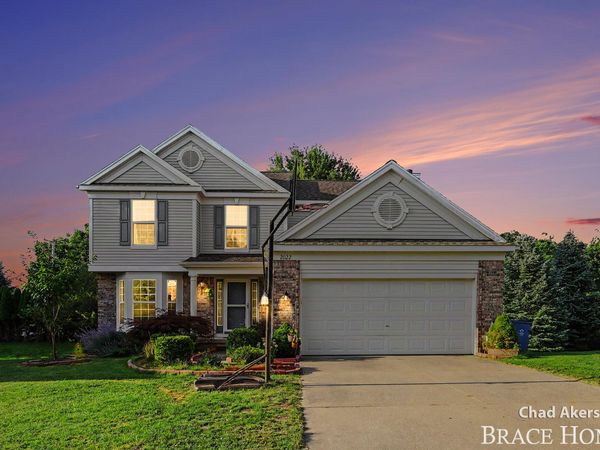 2022 Friesian Court NE, Grand Rapids, MI 49505