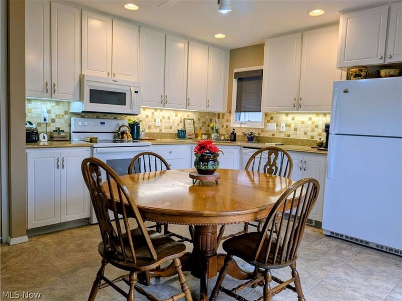 10772 Meadow Trail, Strongsville, OH 44149 Photo 7