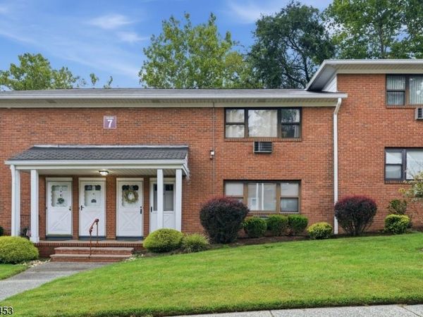 7 Colonial Dr, Little Falls, NJ 07424