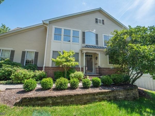 75 Schindler Way, Fairfield, NJ 07004