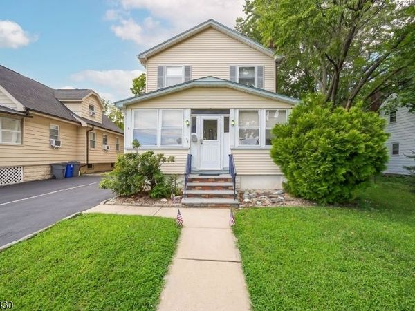 416 Roosevelt St, Roselle Park, NJ 07204