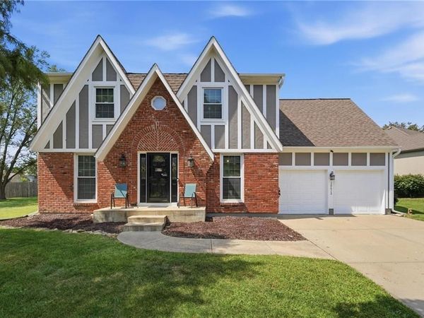 10612 Bluejacket Street, Overland Park, KS 66212