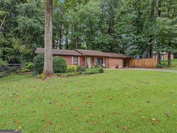3095 Woodland Drive NW, Kennesaw, GA 30152
