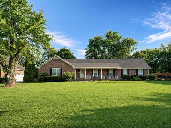 718 Majesty Dr , Murfreesboro, TN 37129