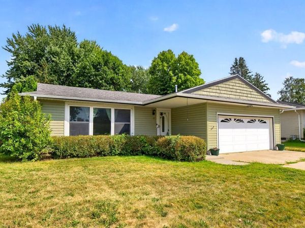 115 1st Street SE, Plainview, MN 55964