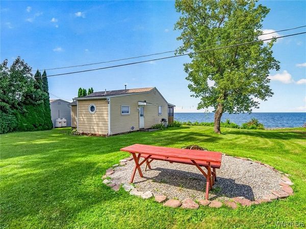 11153 Peters Lane , Unit 15, Lyndonville, NY 14098