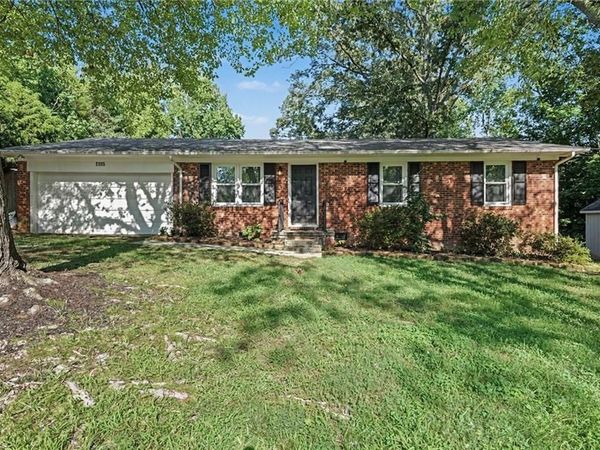 2205 Cardinal Drive, Jamestown, NC 27282
