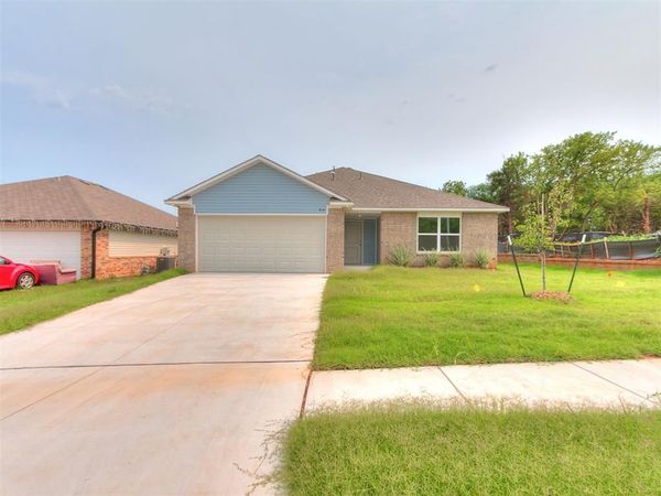 814 Twin Lakes Drive, Noble, OK 73068