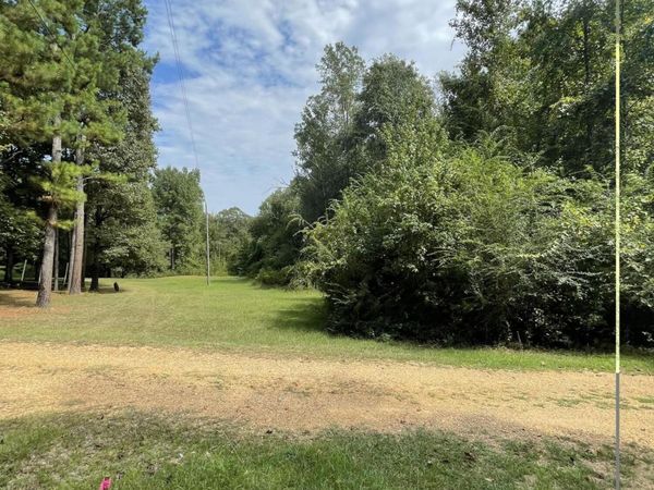 Roberts Lane, Wesson, MS 39191