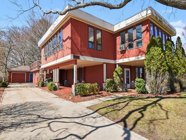 3135 Lakeshore Drive, Muskegon, MI 49441