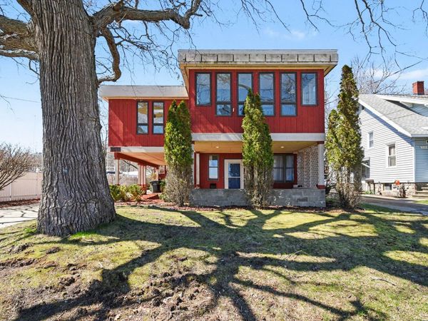 3135 Lakeshore Drive, Muskegon, MI 49441