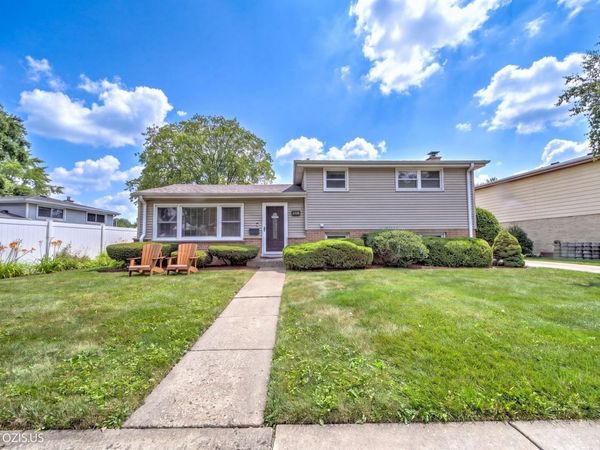 148 Jeffery Lane, Des Plaines, IL 60018