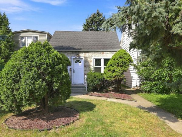 4438 N Narragansett Avenue , Harwood Heights, IL 60706
