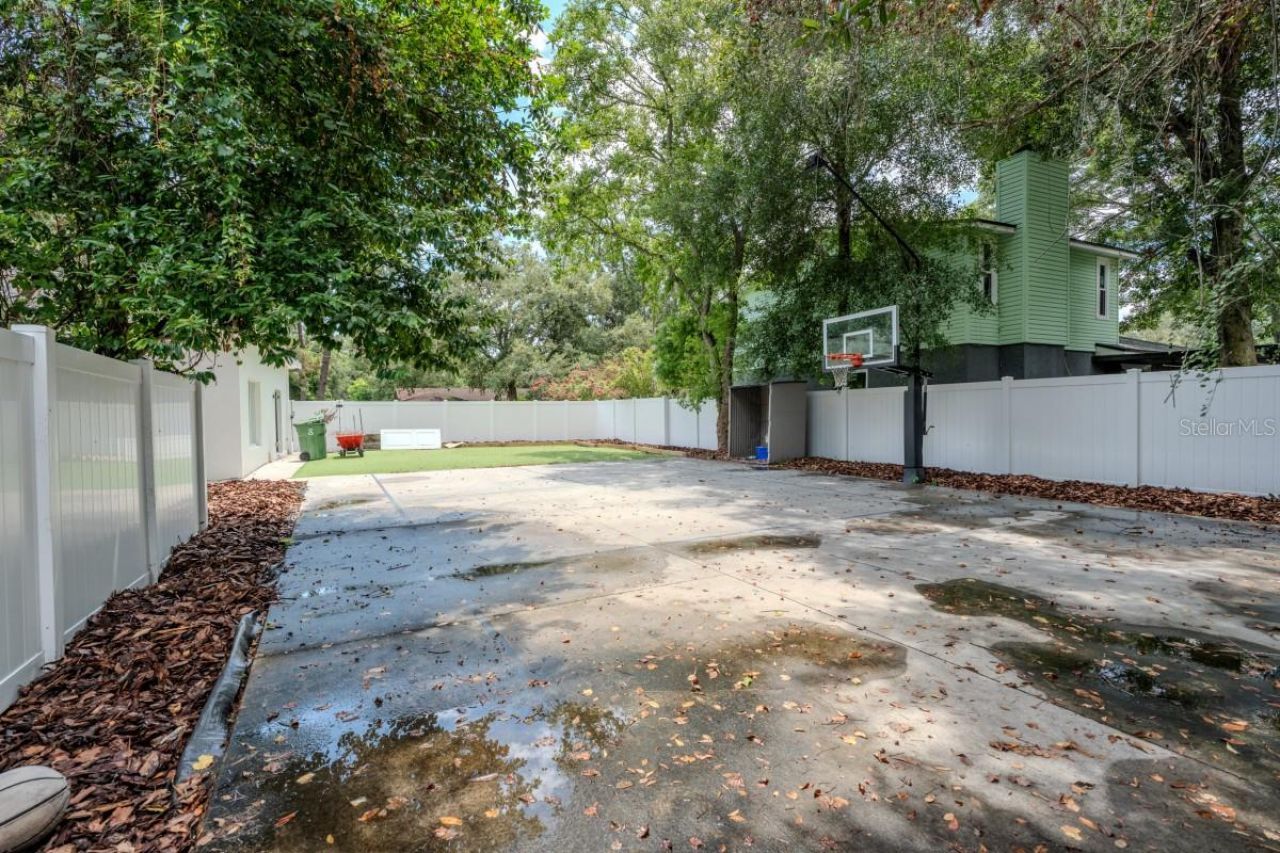 5114 Chilkoot Street , Tampa, FL 33617 Photo
