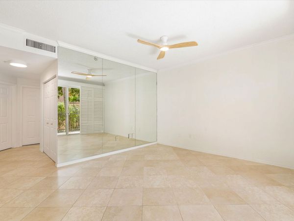1805 N FLAGLER Drive, Unit 206, West Palm Beach, FL 33407