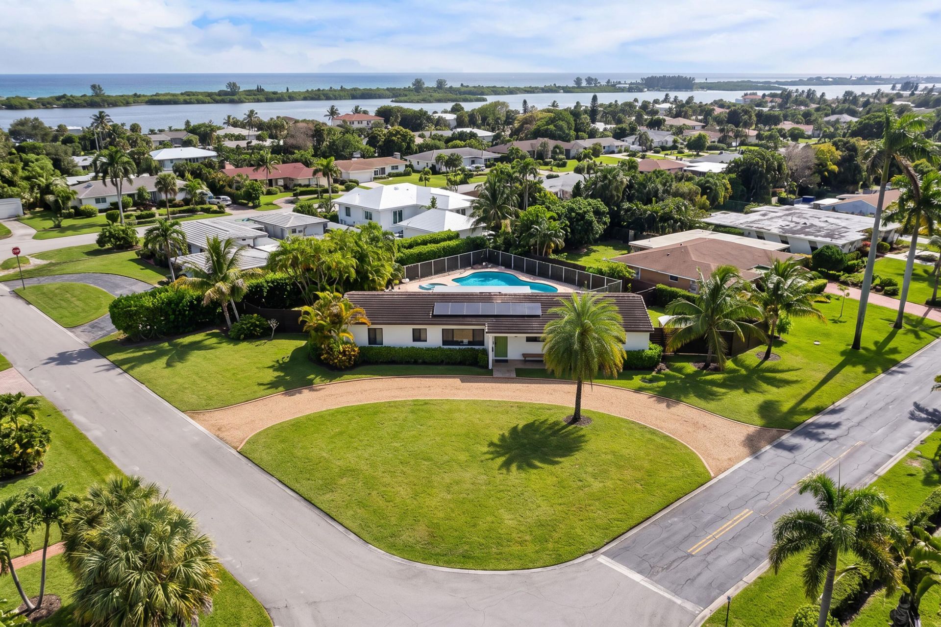 310 Orange Way, West Palm Beach, FL 33405 Photo