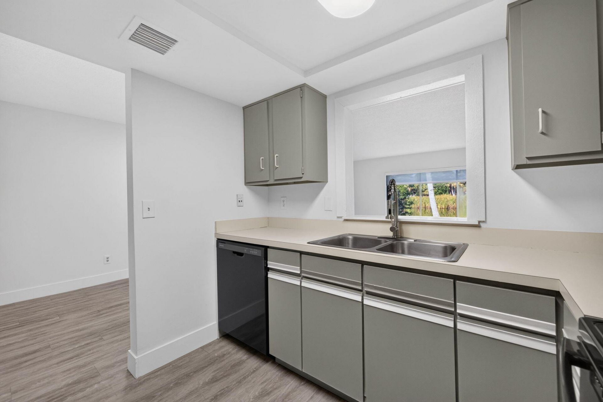 2517 S 17th Street, Unit 103, Fort Pierce, FL 34982 Photo