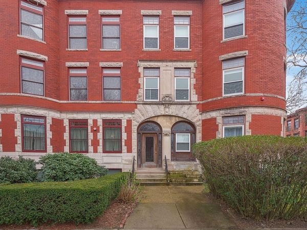 1871 Beacon St, Unit 4A, Brookline, MA 02445