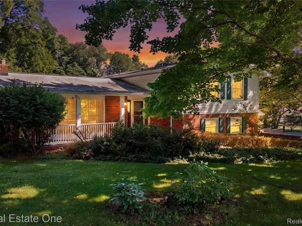 11075 Shadywood Drive, Brighton Township, Mi 48114