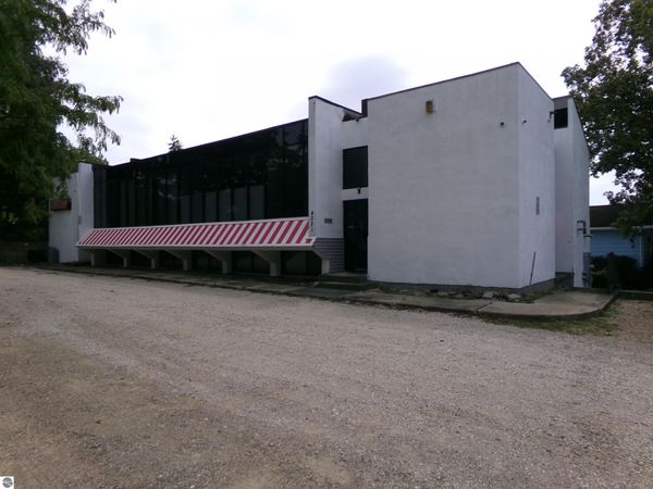 4021 Michigan Avenue W, Lansing, MI 48917
