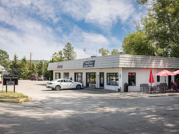 116 Philips Street E, Lake Leelanau, MI 49653