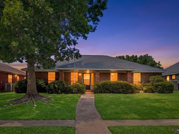 821 Creek Valley Road, Mesquite, TX 75181