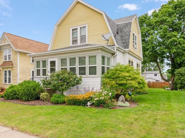 113 E BEACON AVENUE, New London, WI 54961